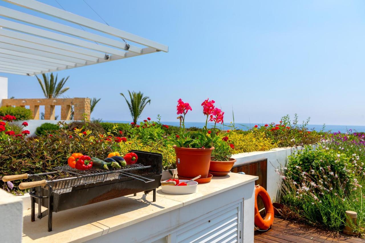 Protaras Beachfront Villa Alia Exteriör bild
