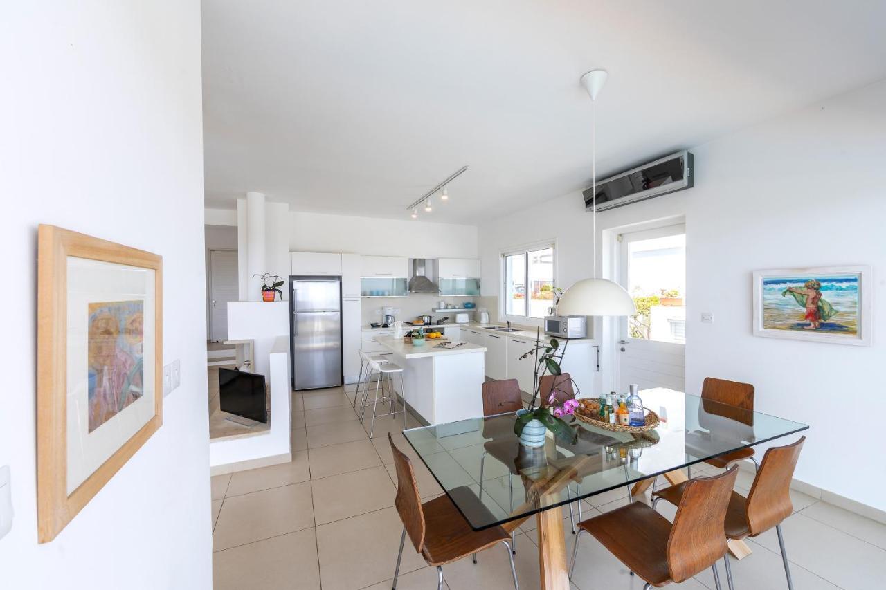 Protaras Beachfront Villa Alia Exteriör bild
