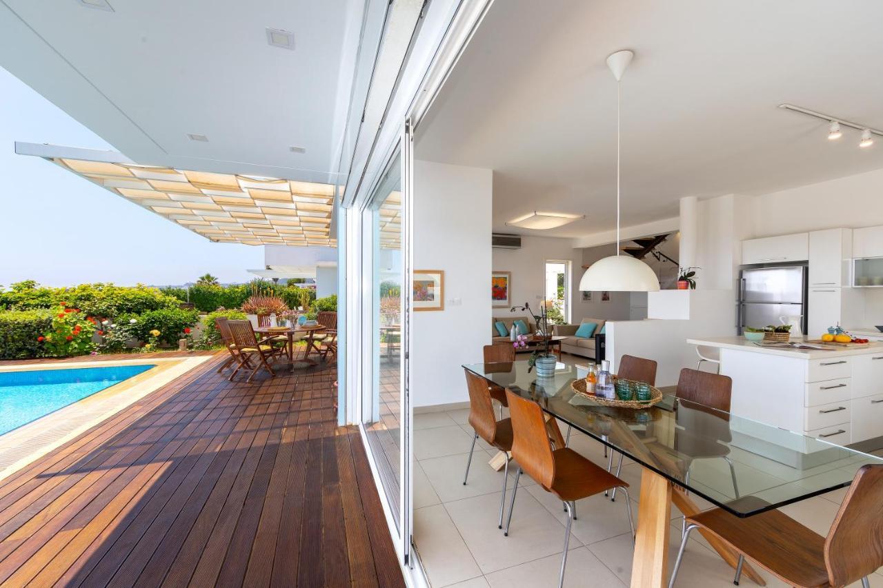 Protaras Beachfront Villa Alia Exteriör bild